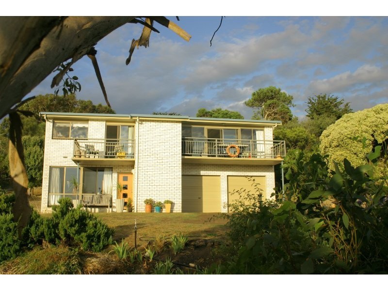 26 Moonah Avenue, Nelson VIC 3292