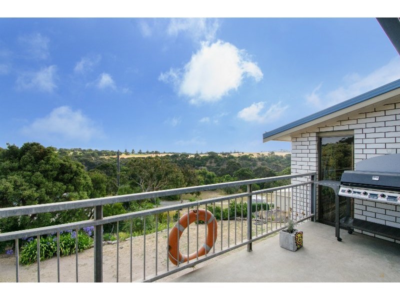 26 Moonah Avenue, Nelson VIC 3292