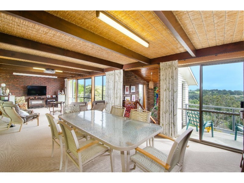 26 Moonah Avenue, Nelson VIC 3292
