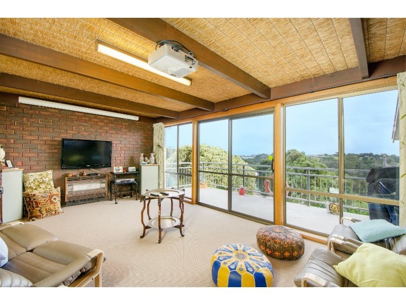 26 Moonah Avenue, Nelson VIC 3292
