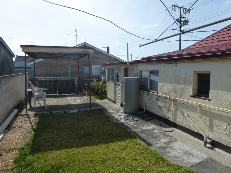 24 Meylin Street, Port Macdonnell SA 5291