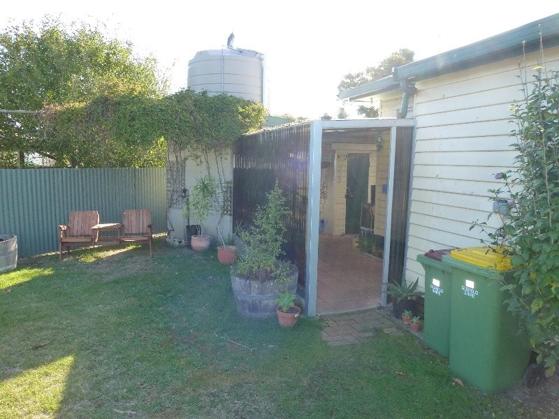 11 Stonehaven Ave, Nelson VIC 3292