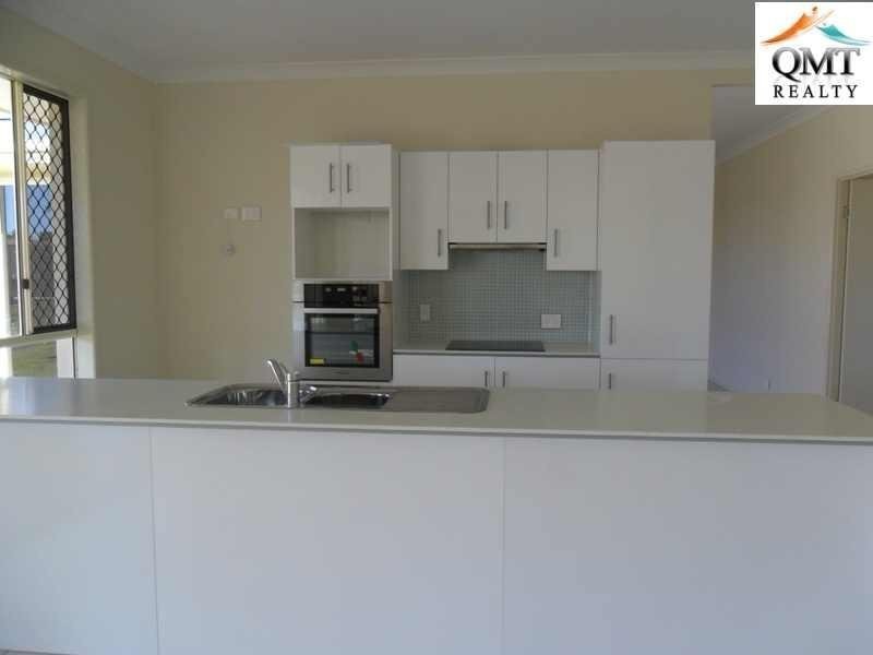 12 Iris Court, Yamanto QLD 4305