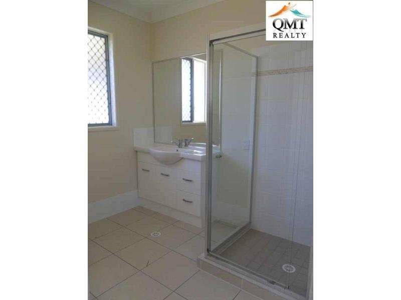 17 Iris Court, Yamanto QLD 4305