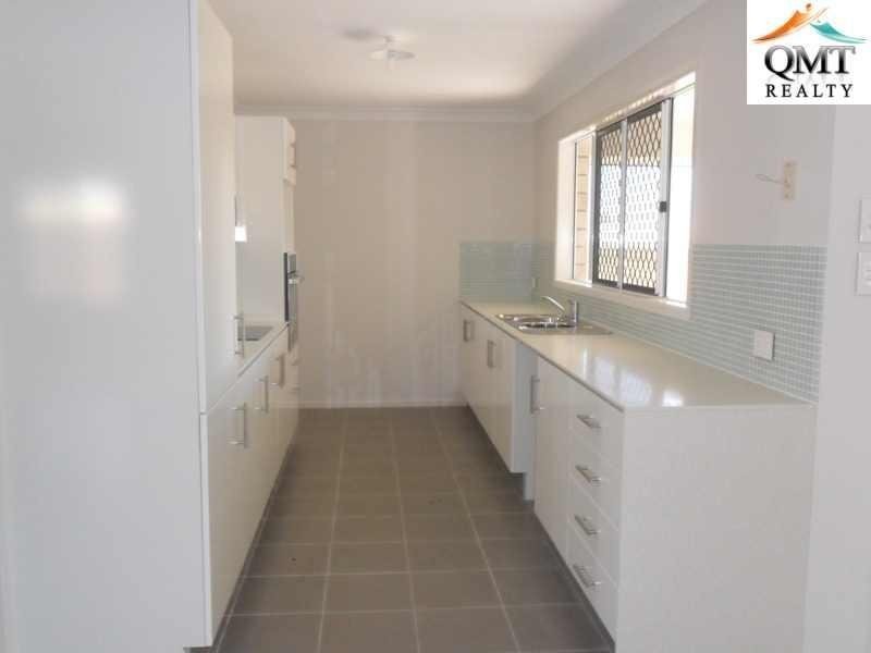 14 Petal Place, Yamanto QLD 4305