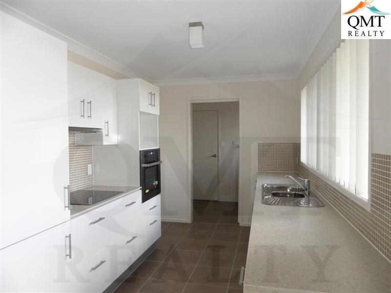 1 Petal Place, Yamanto QLD 4305