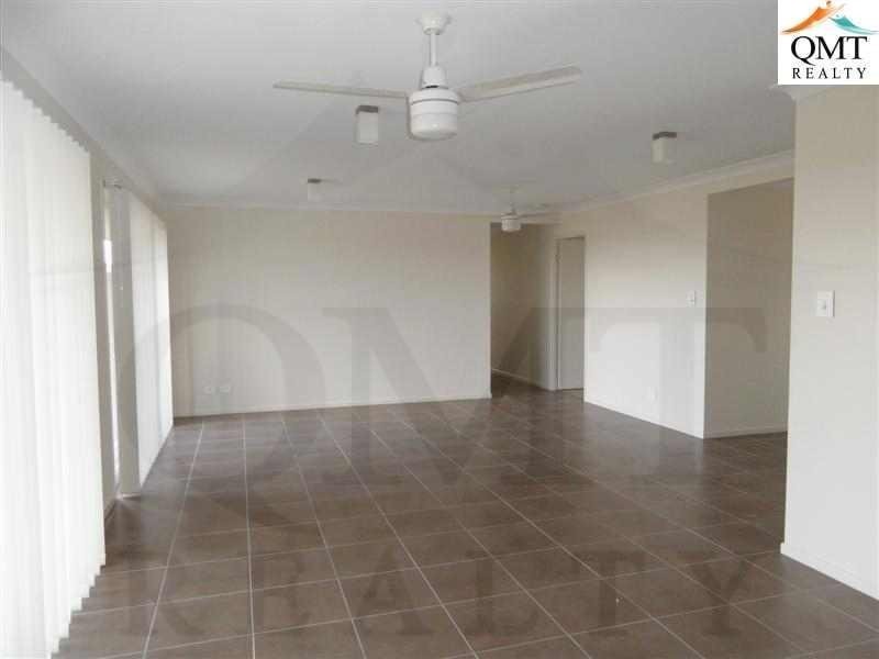 1 Petal Place, Yamanto QLD 4305