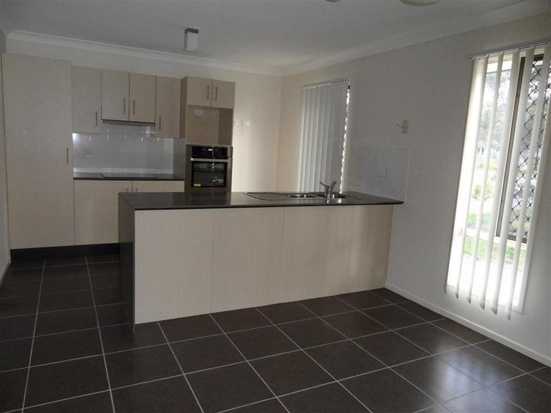 90 High Street, Blackstone QLD 4304