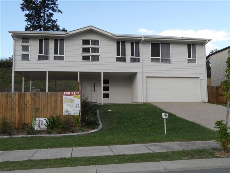 96 High Street, Blackstone QLD 4304