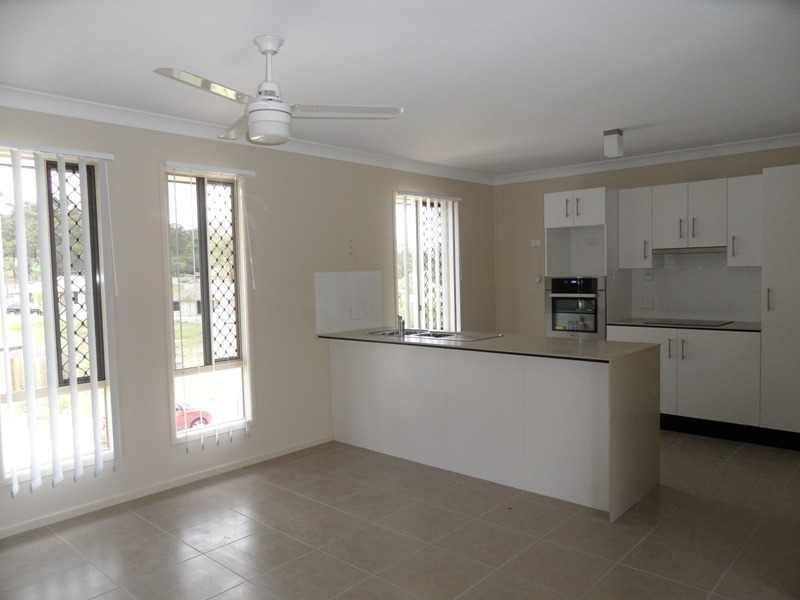 98 High Street, Blackstone QLD 4304