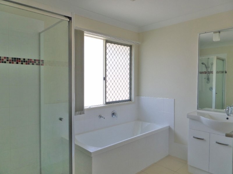 86 High Street, Blackstone QLD 4304