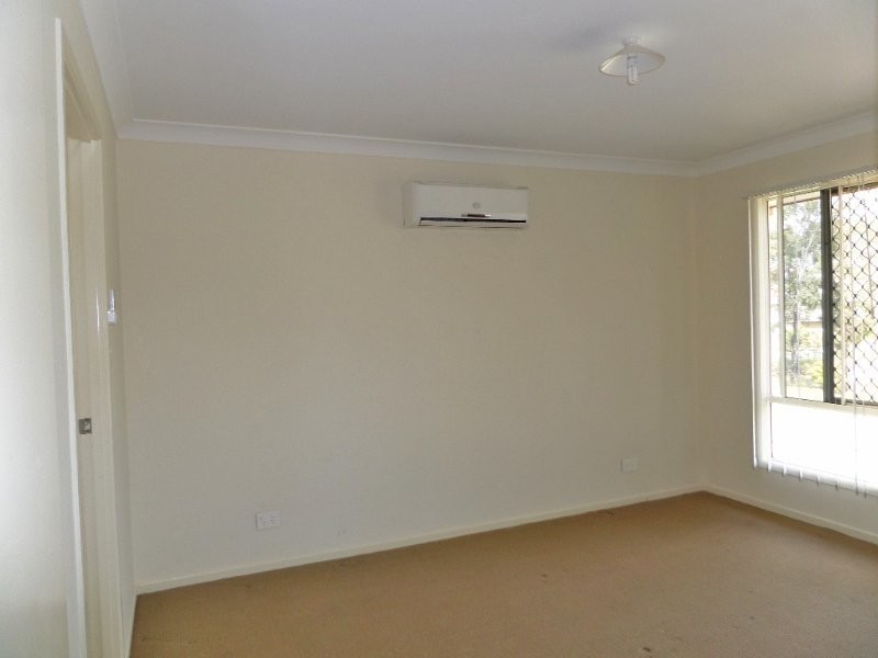 86 High Street, Blackstone QLD 4304