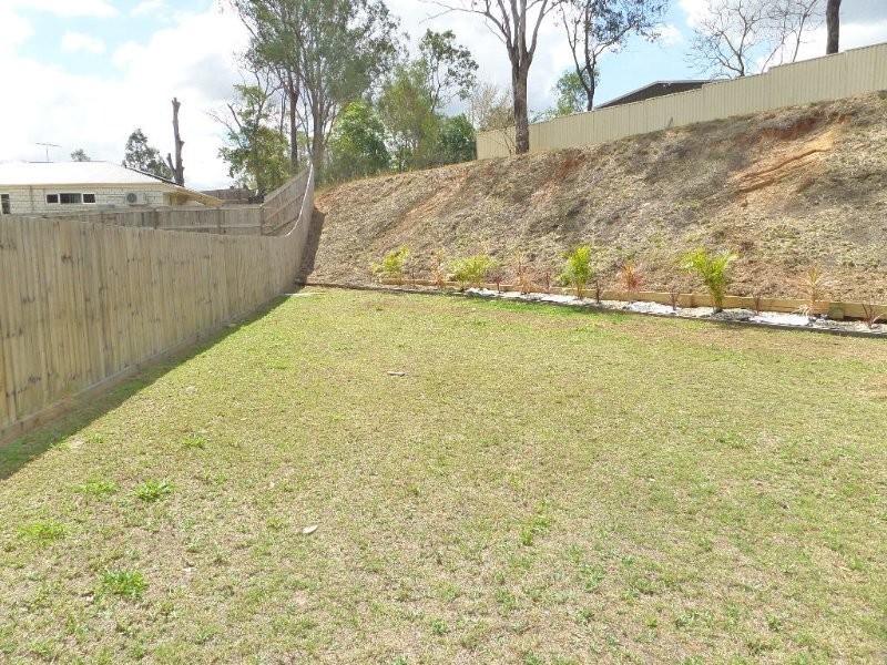 86 High Street, Blackstone QLD 4304