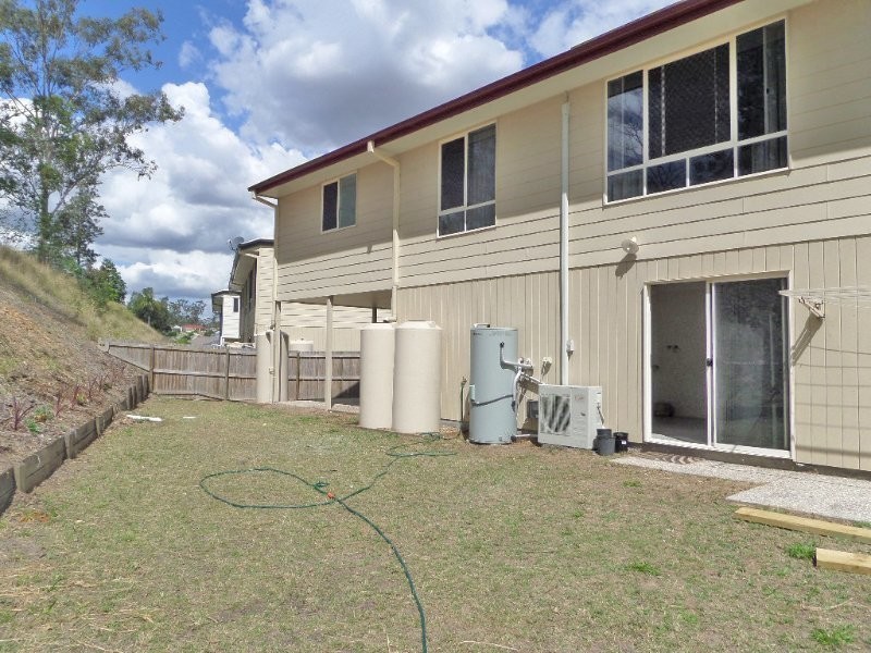 86 High Street, Blackstone QLD 4304