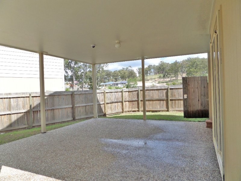 86 High Street, Blackstone QLD 4304