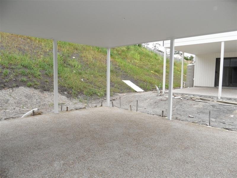 92 High Street, Blackstone QLD 4304