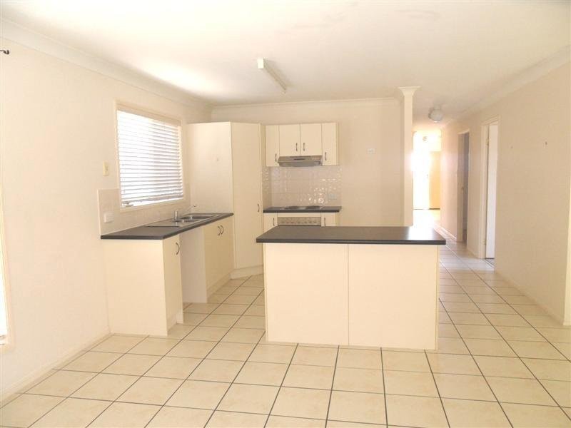 7 Waterview Court, Springfield Lakes QLD 4300