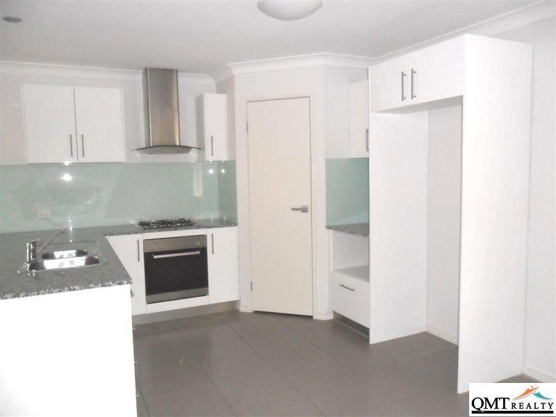 6 Trevor Street, Bellbird Park QLD 4300