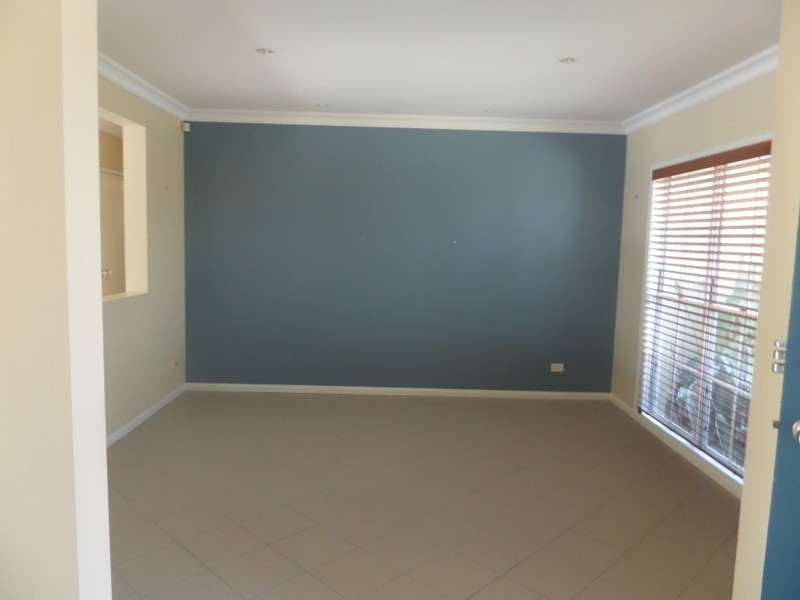 32 Warranilla Street, Parkinson QLD 4115