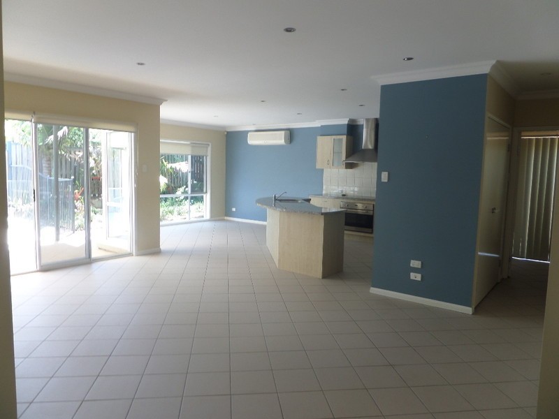 32 Warranilla Street, Parkinson QLD 4115