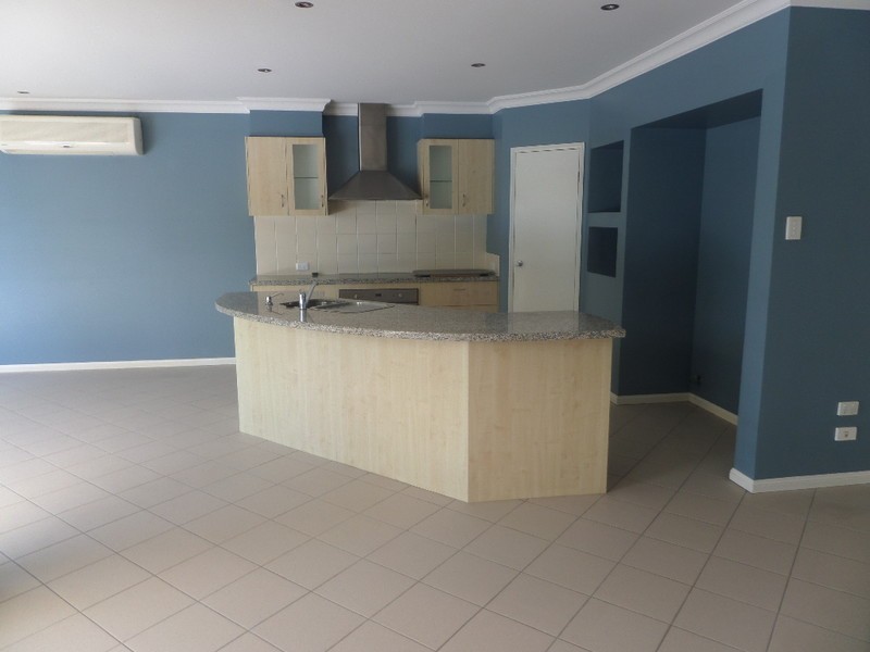 32 Warranilla Street, Parkinson QLD 4115