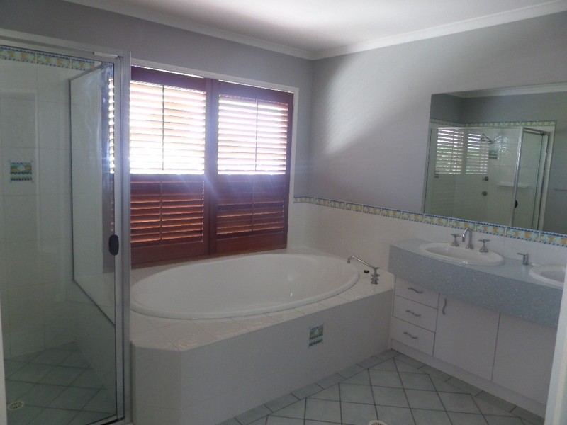 32 Warranilla Street, Parkinson QLD 4115