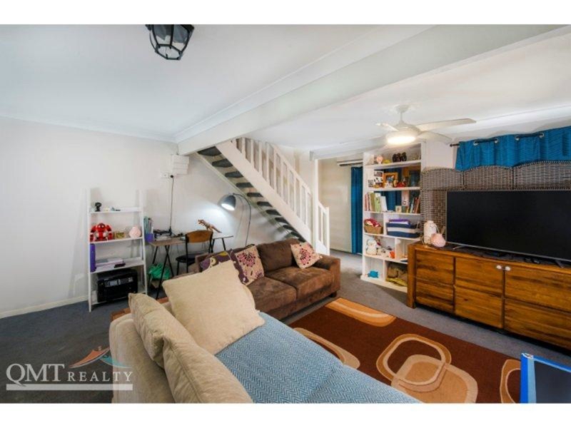 1/6 Peverell Street, Hillcrest QLD 4118