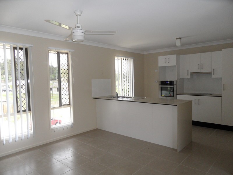 98 High Street, Blackstone QLD 4304