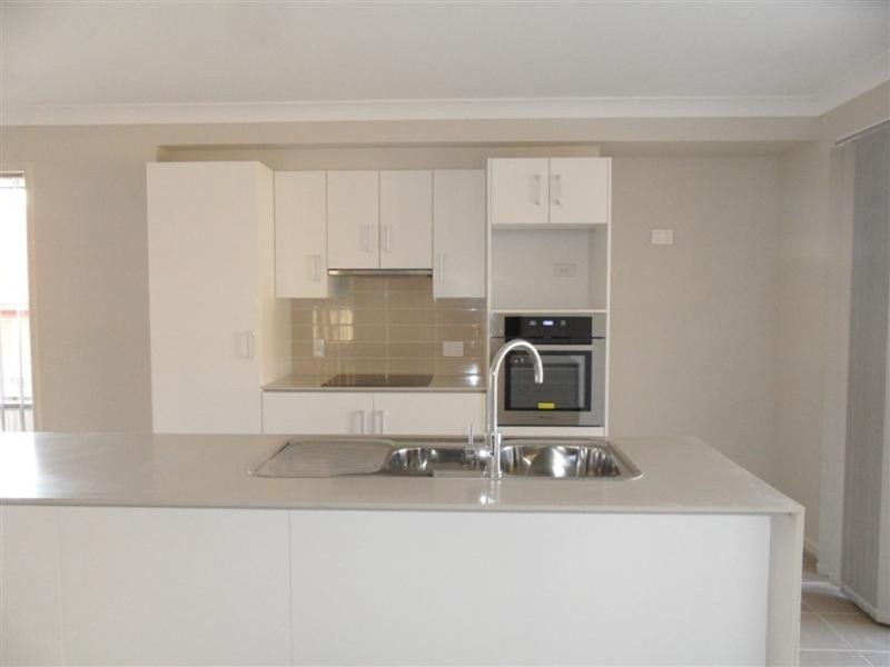 42A Cheihk Cresc, Collingwood Park QLD 4301