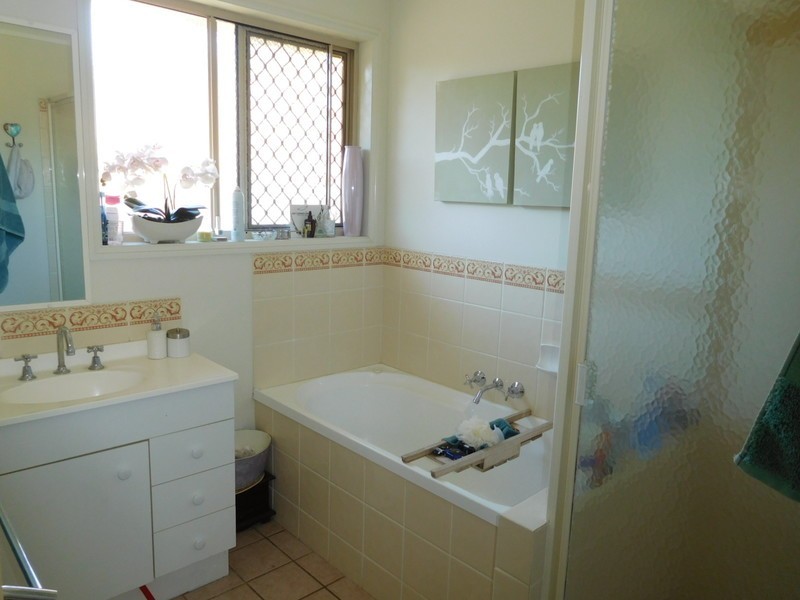 5 Paddies Crescent, Crestmead QLD 4132