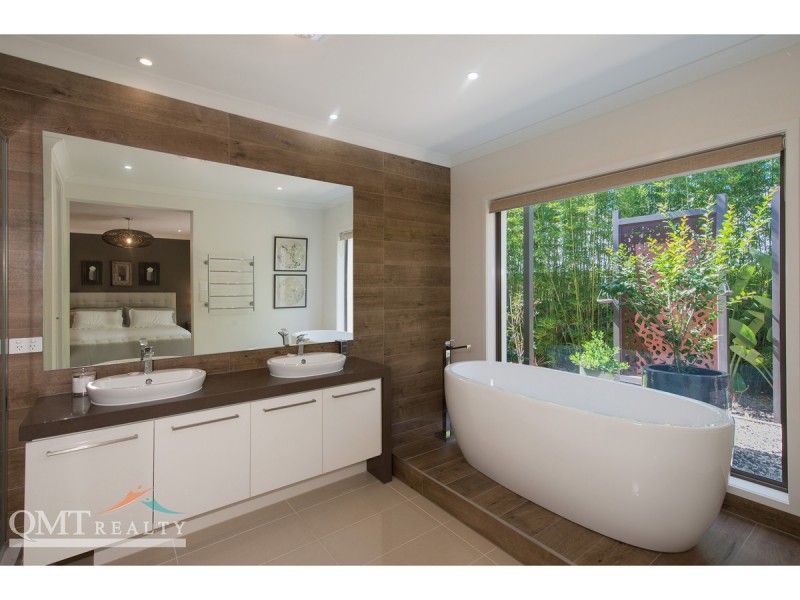 4 Conestoga Way, Upper Coomera QLD 4209