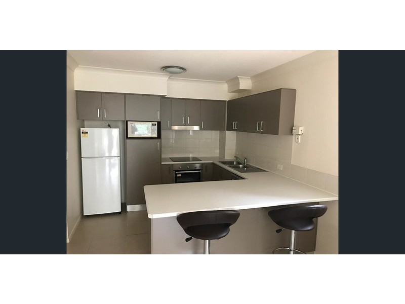 92/300 Sir Fred Schonell Drive, St Lucia QLD 4067