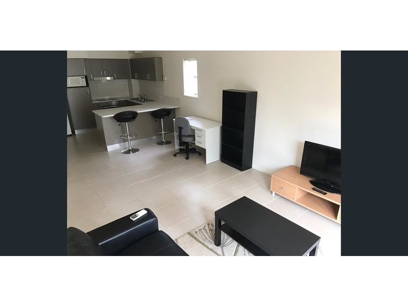 92/300 Sir Fred Schonell Drive, St Lucia QLD 4067