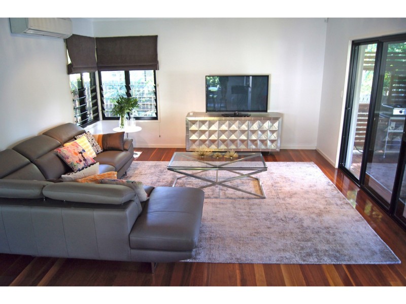 27 Amberelle Place, Chapel Hill QLD 4069