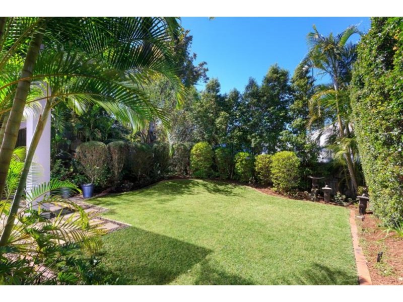 27 Amberelle Place, Chapel Hill QLD 4069