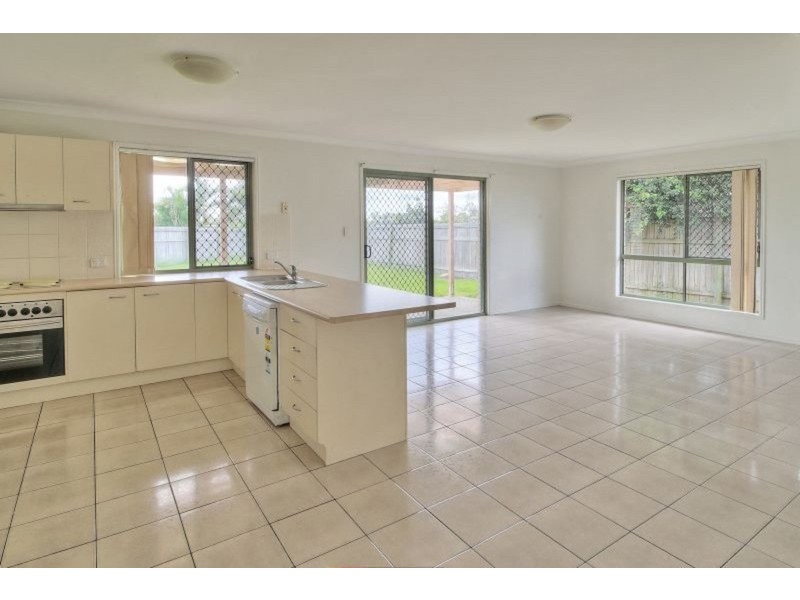 47 KINCHEGA Street, Parkinson QLD 4115