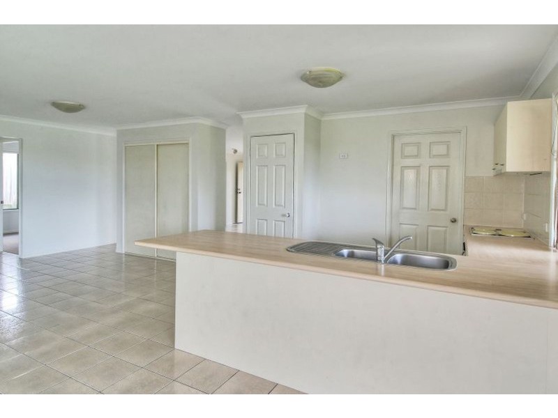 47 KINCHEGA Street, Parkinson QLD 4115