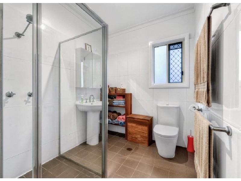 11 Park Road, Yeronga QLD 4104