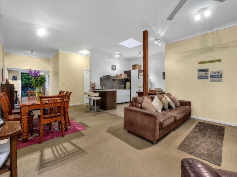 11 Park Road, Yeronga QLD 4104