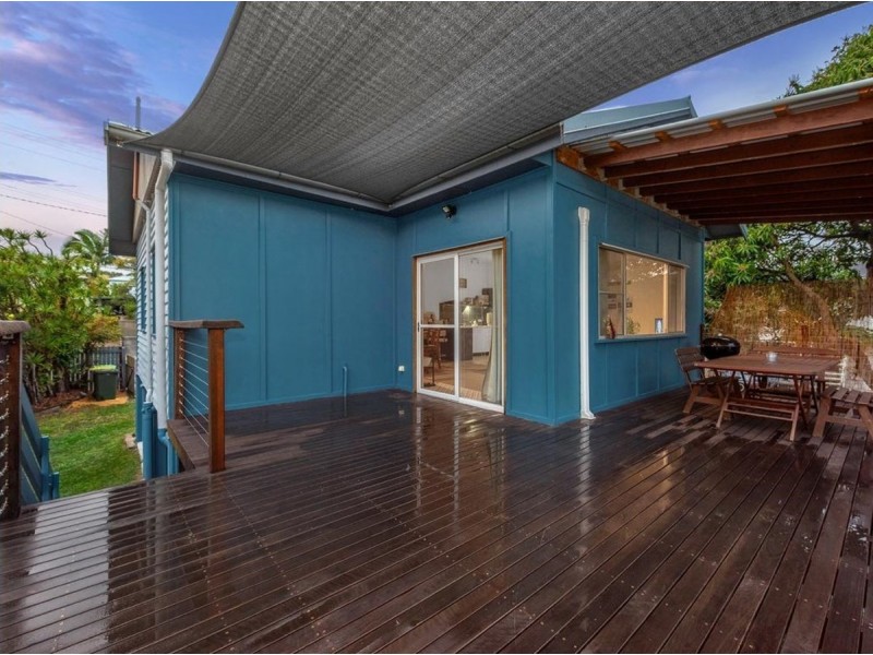 11 Park Road, Yeronga QLD 4104