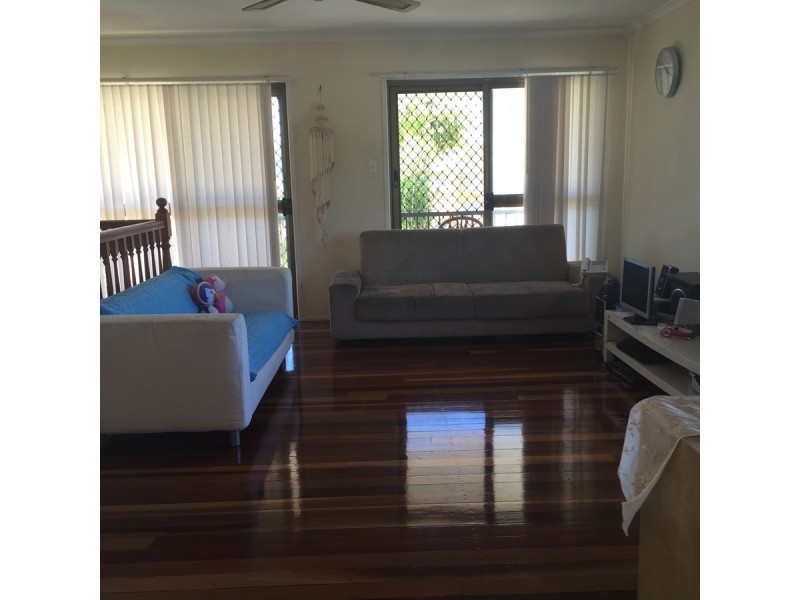7 Paringa Court, Hillcrest QLD 4118