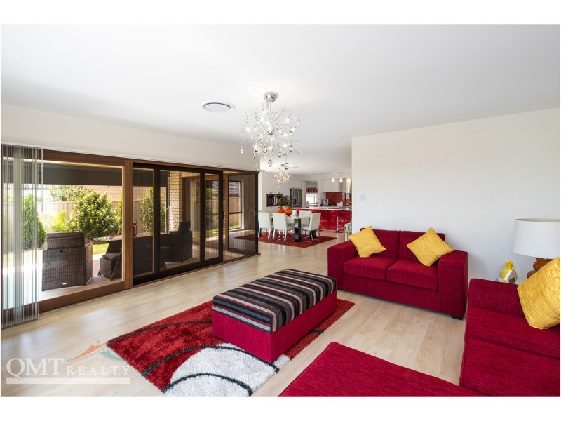 31 Roland Street, Parkinson QLD 4115