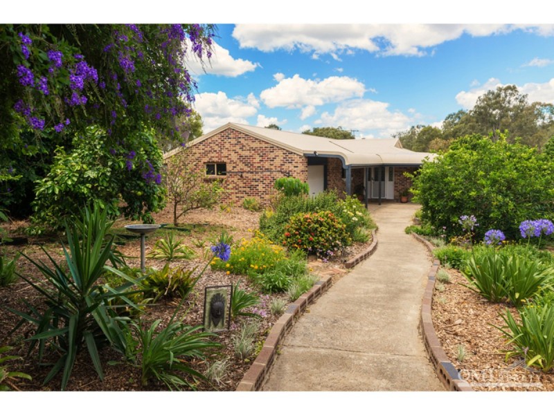 5 Louise Court, Silkstone QLD 4304