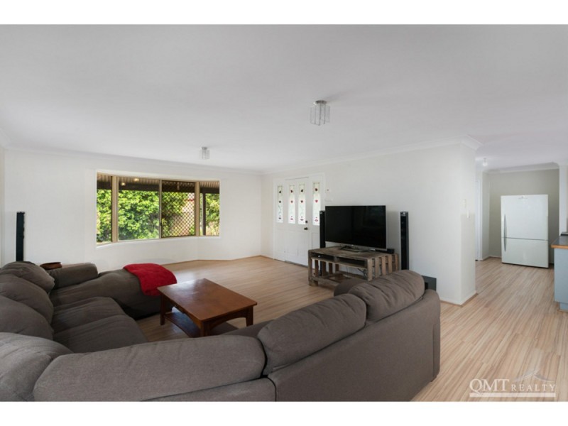 5 Louise Court, Silkstone QLD 4304