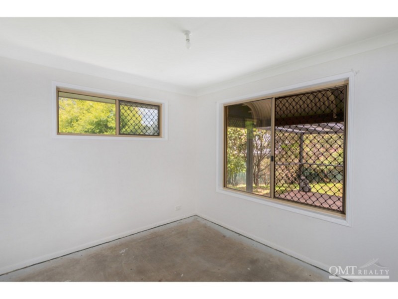 5 Louise Court, Silkstone QLD 4304