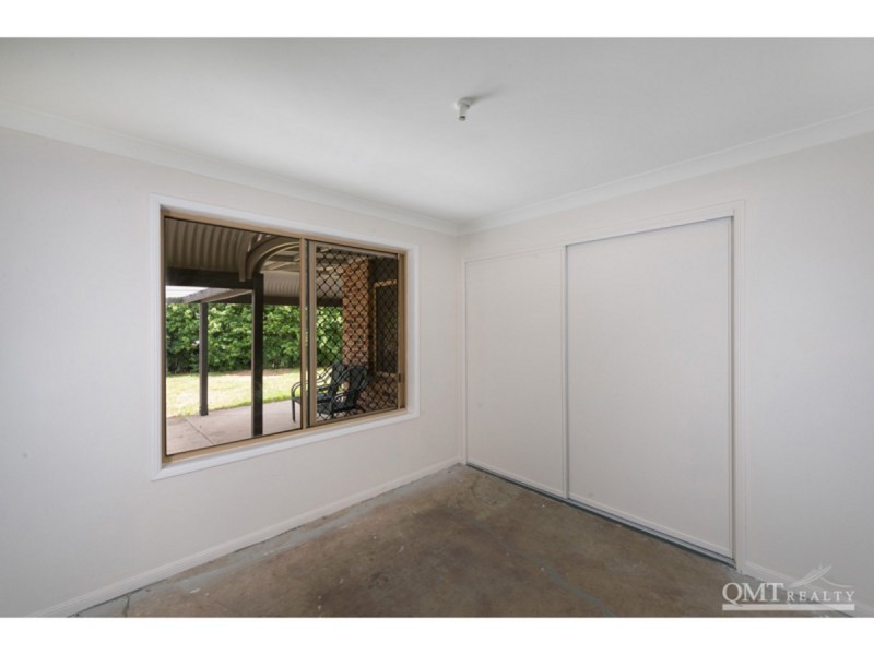 5 Louise Court, Silkstone QLD 4304