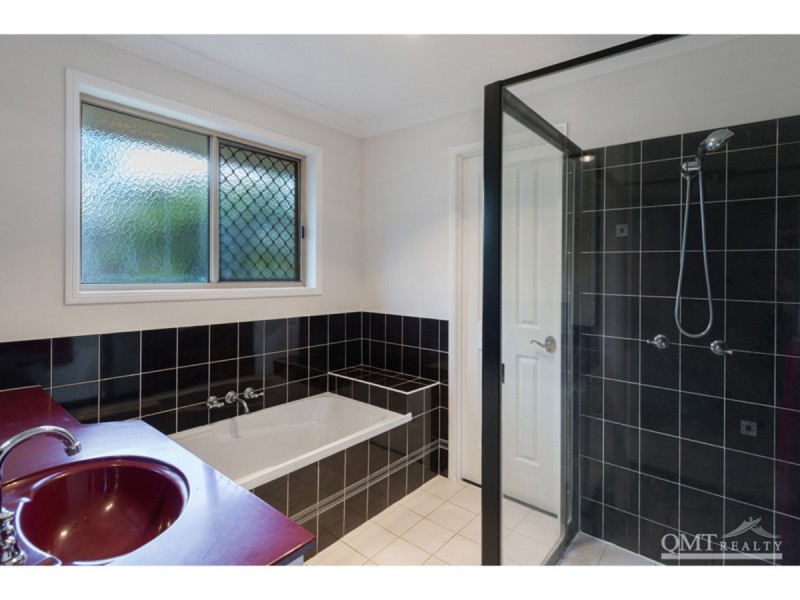 5 Louise Court, Silkstone QLD 4304