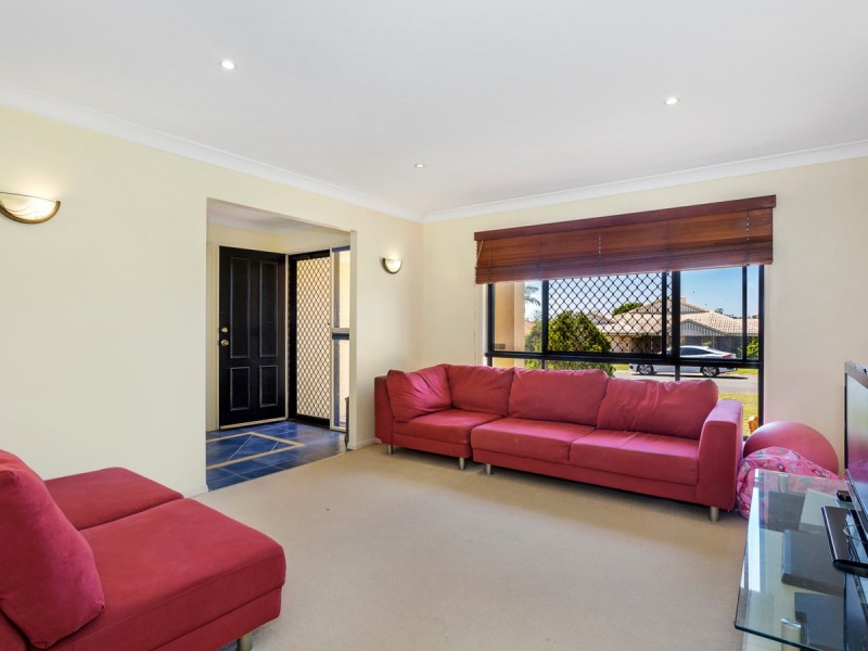 11 Glenroy Place, Parkinson QLD 4115