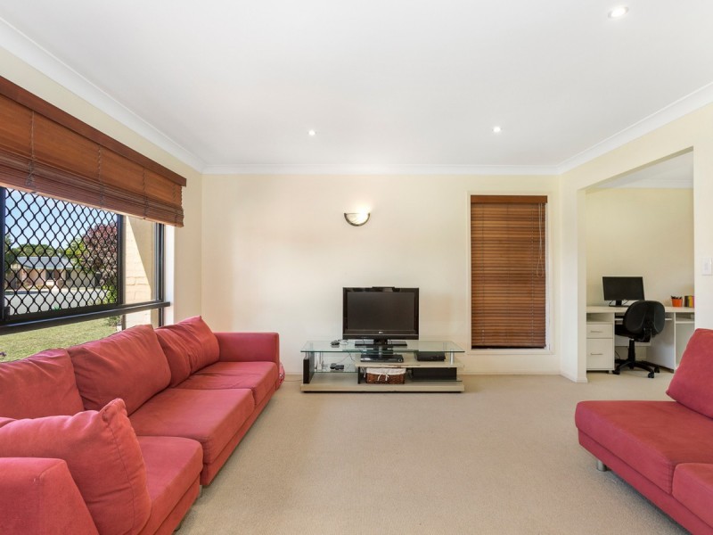 11 Glenroy Place, Parkinson QLD 4115