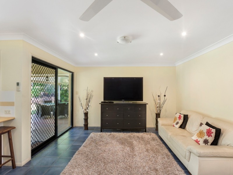 11 Glenroy Place, Parkinson QLD 4115
